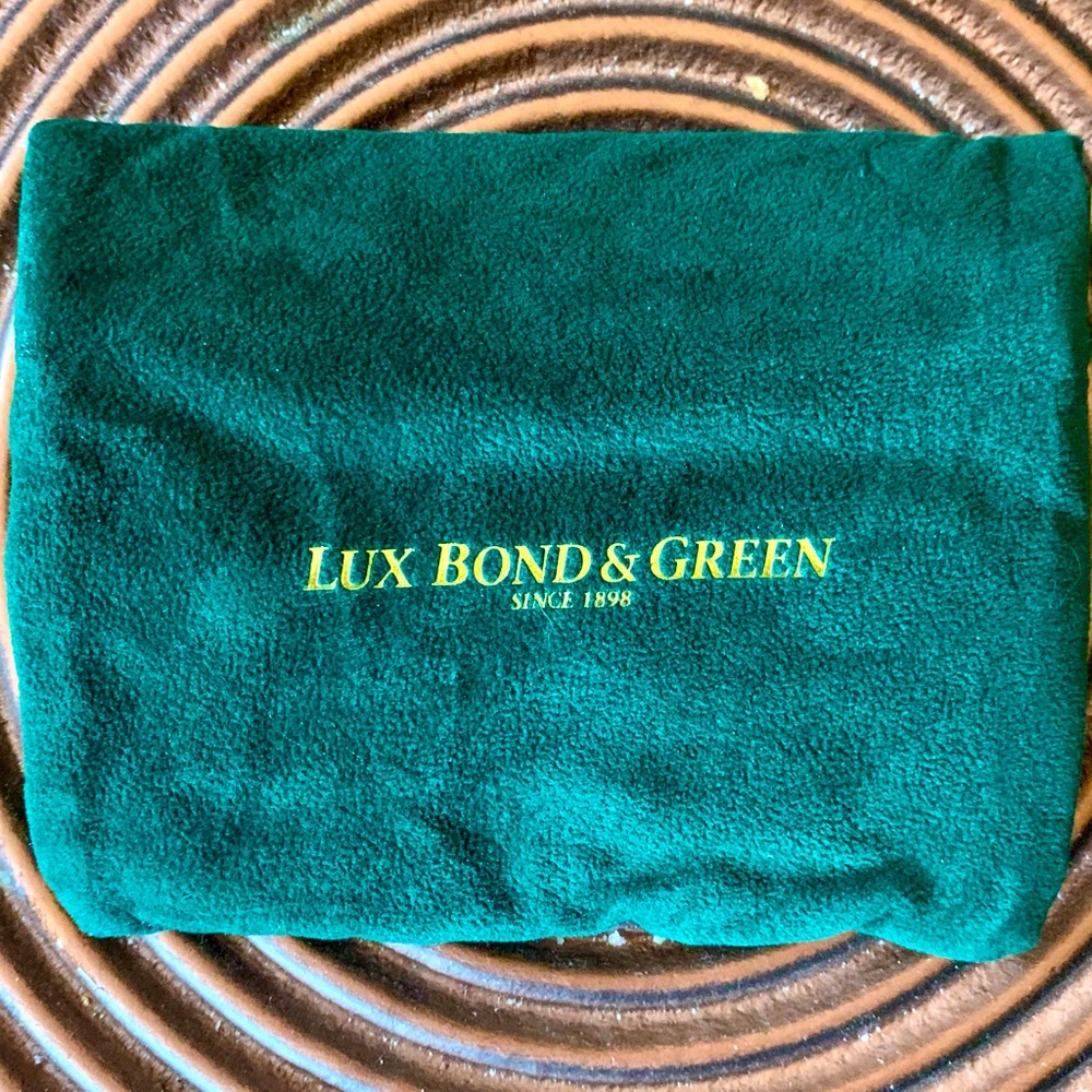 Lux Bond & Green Velvet Pouch